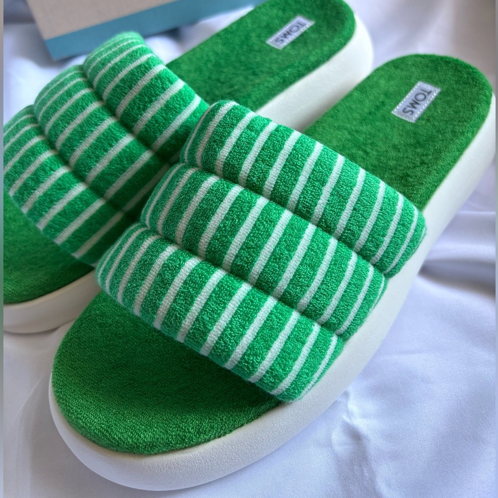 TOMS Mallow Slides